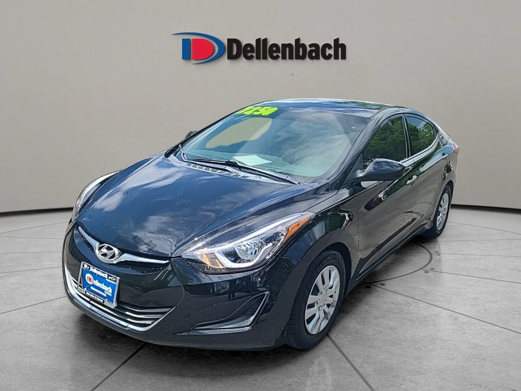 2016 Hyundai Elantra SE in Phantom Black — front three-quarter view